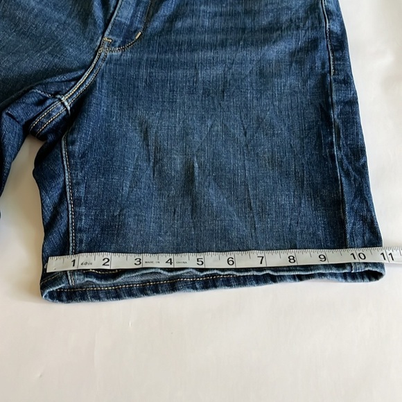 Levi’s Classic Shorts Mid Rise Size 29 - Picture 8 of 16